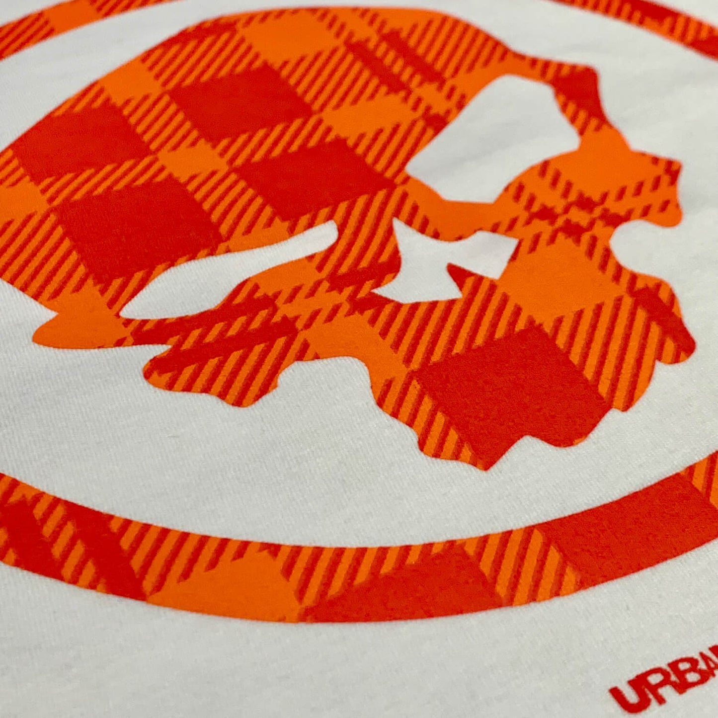 tartan-skull-white-urban-pirate-close-up